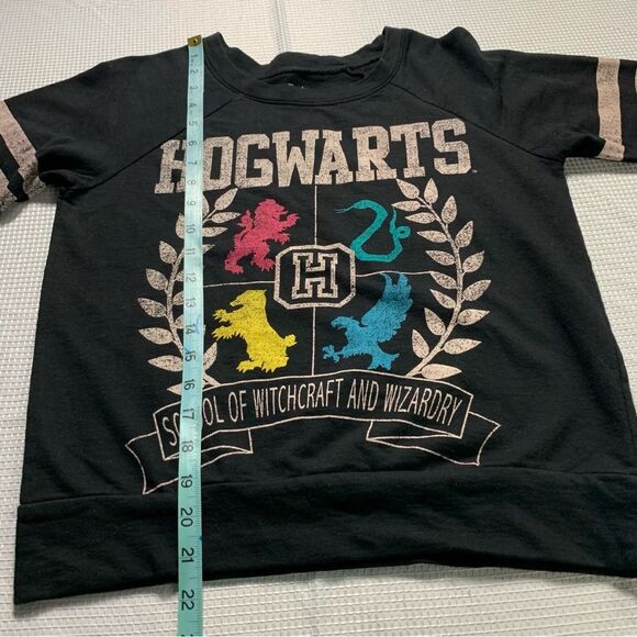 HARRY PORTER Hogwarts Big Logo Soft Crewneck Light Pullover Sweater - Picture 5 of 5